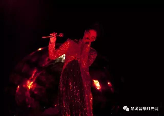 王菲演唱会天价票闹出大风波