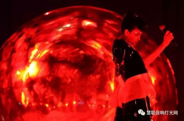 王菲演唱会天价票闹出大风波
