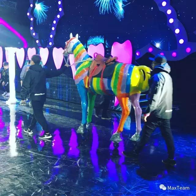 MaxTeam团队助力大张伟“人间精品起来嗨”巡演上海站