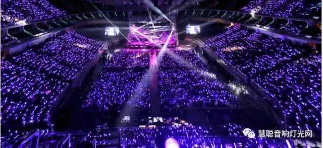 独家！邓紫棋广州演唱会竟然唱哭了？移动城堡舞台大手笔制作