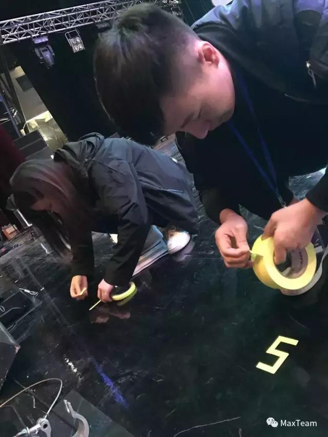 MaxTeam团队助力大张伟“人间精品起来嗨”巡演上海站