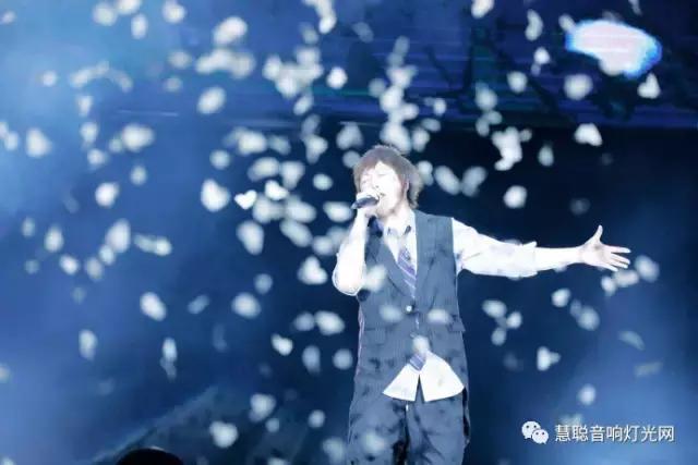 五月天20周年演唱会下血本 音响灯光舞台设备再一次破纪录！