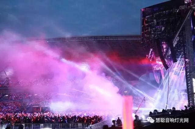 五月天20周年演唱会下血本 音响灯光舞台设备再一次破纪录！