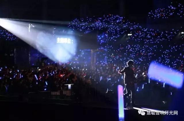 五月天20周年演唱会下血本 音响灯光舞台设备再一次破纪录！