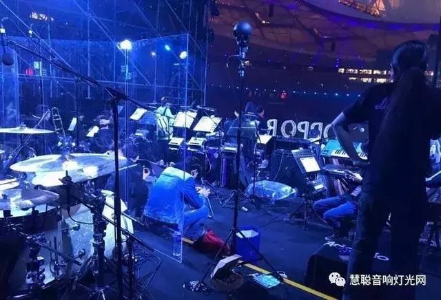 光关注鹿晗了 没想到错过的《中国新歌声》的音响灯光这么牛！