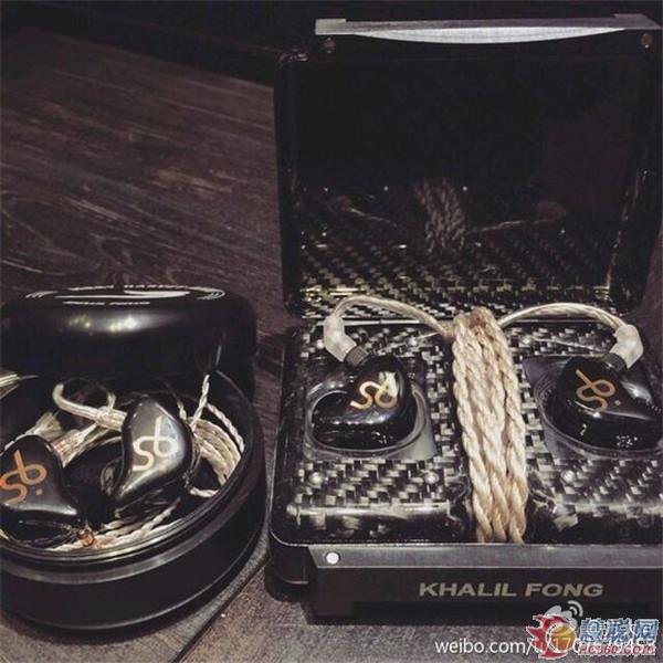 王源演唱会定制耳返又出故障,各路明星舞台耳返集锦