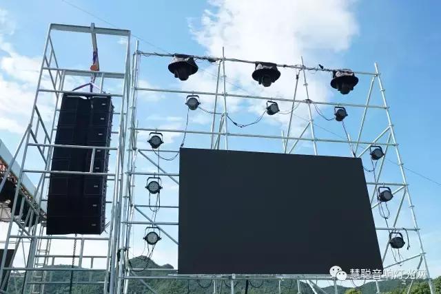 有了最顶尖音王设备助力，这场音乐节真真燃爆了
