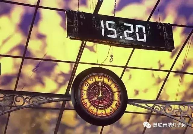 吴亦凡随时freestyle?《中国有嘻哈》的舞美灯光可是有讲究!