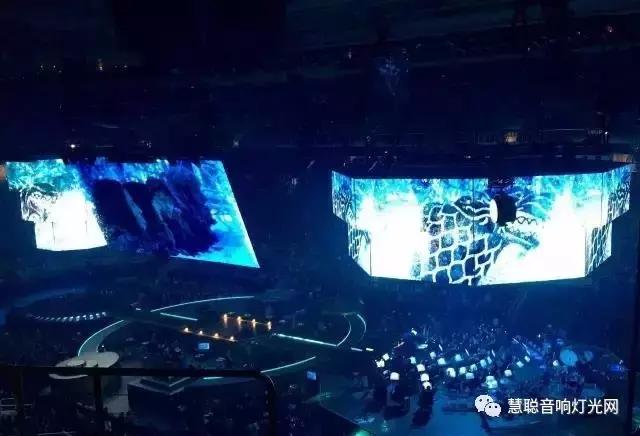 360度沉浸式的舞台，《权力的游戏》音乐会简直不要太酷炫!