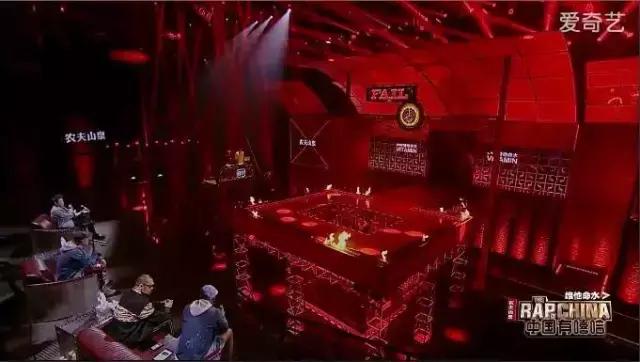 吴亦凡随时freestyle?《中国有嘻哈》的舞美灯光可是有讲究!