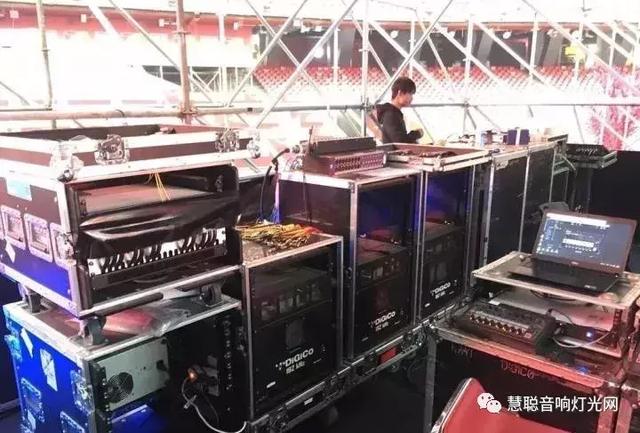 光关注鹿晗了 没想到错过的《中国新歌声》的音响灯光这么牛！
