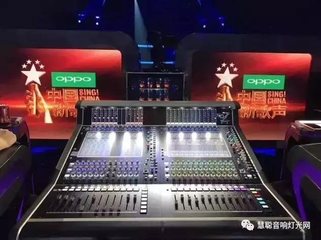 《中国新歌声》第二季开播 音响舞美盘点