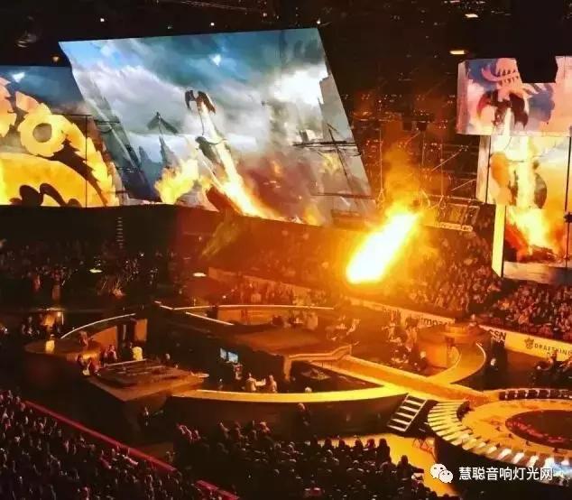 360度沉浸式的舞台，《权力的游戏》音乐会简直不要太酷炫!