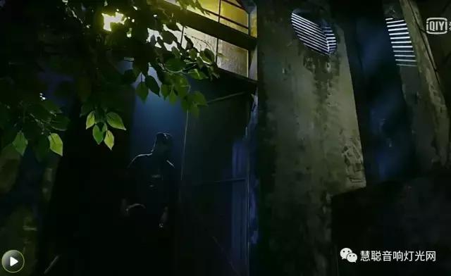 吴亦凡随时freestyle?《中国有嘻哈》的舞美灯光可是有讲究!