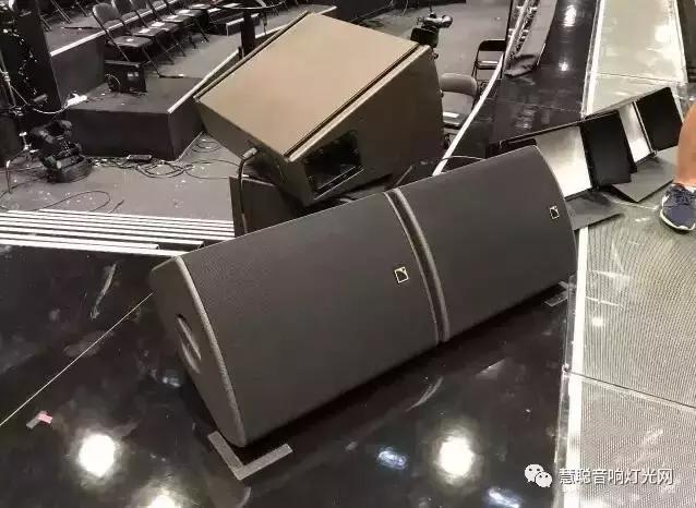 《中国新歌声》第二季开播 音响舞美盘点
