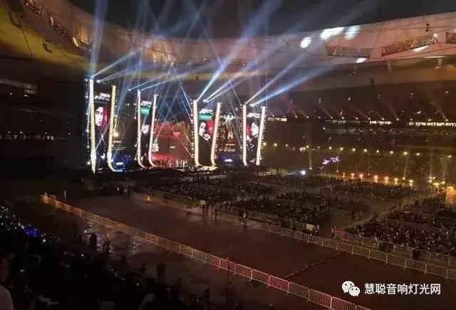光关注鹿晗了 没想到错过的《中国新歌声》的音响灯光这么牛！