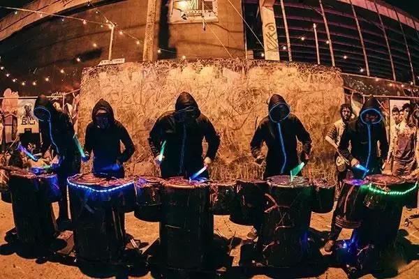 每年吸引超50万人，全球最大最“色”音乐节登陆魔都