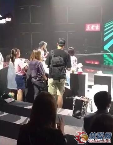 现场音质太差？薛之谦彩排怒怼音响师！