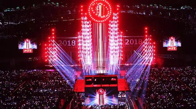 不拼明星只拼设备 2018年三大卫视跨年晚会PK
