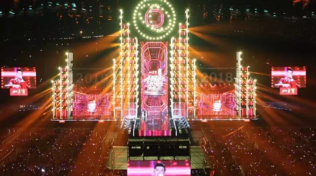 不拼明星只拼设备 2018年三大卫视跨年晚会PK