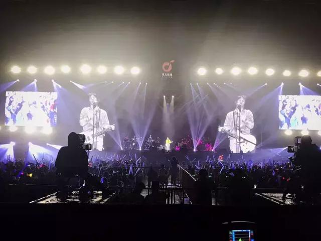 MIDAS调音台携手MaxTeam助郑钧2017“私奔”巡演怒放长安