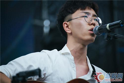 “小众”演唱会扎堆上半年 舞台虽小号召力却大