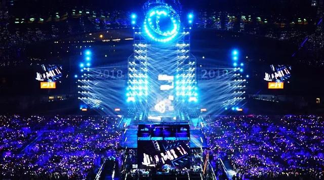 不拼明星只拼设备 2018年三大卫视跨年晚会PK