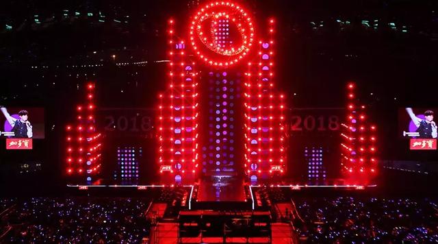 不拼明星只拼设备 2018年三大卫视跨年晚会PK