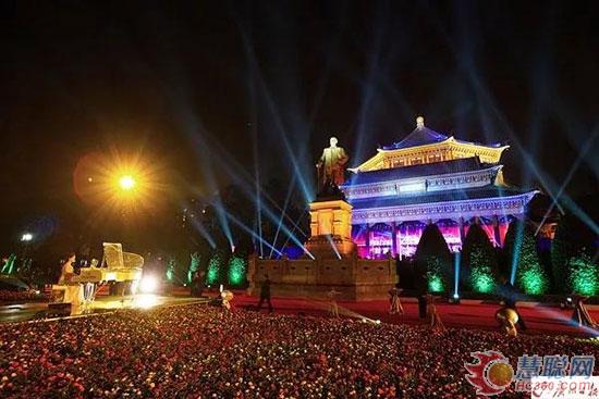 财富论坛让广州放光彩！为广州骄傲，为中国灯光设备骄傲！