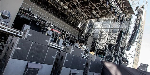 dBT VIO L212与Caparezza的《PRISONER 709》巡演之旅