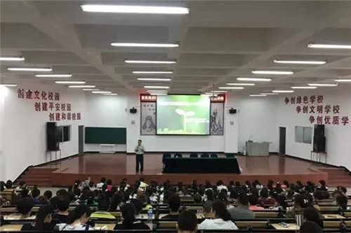 昆明市宜良县第三中学多功能厅选用爵士龙专业音响
