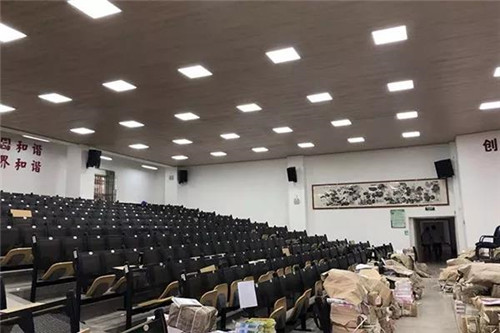 昆明市宜良县第三中学多功能厅选用爵士龙专业音响