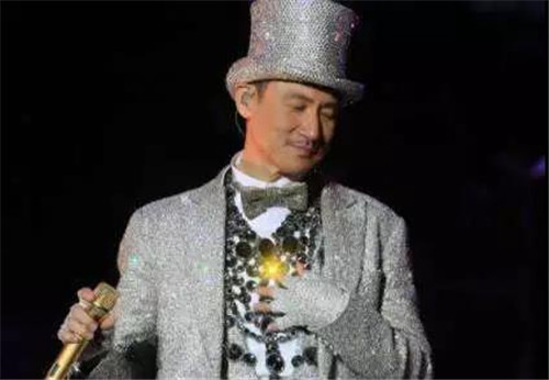 好声音事出有因！盘点歌手们的定制麦克风