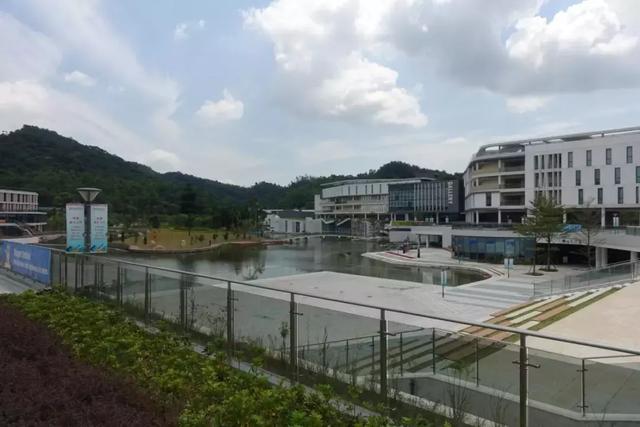 北京师范大学·香港浸会大学联合国际学院 新校区采用全套“Avid影视后期工业流程”教学
