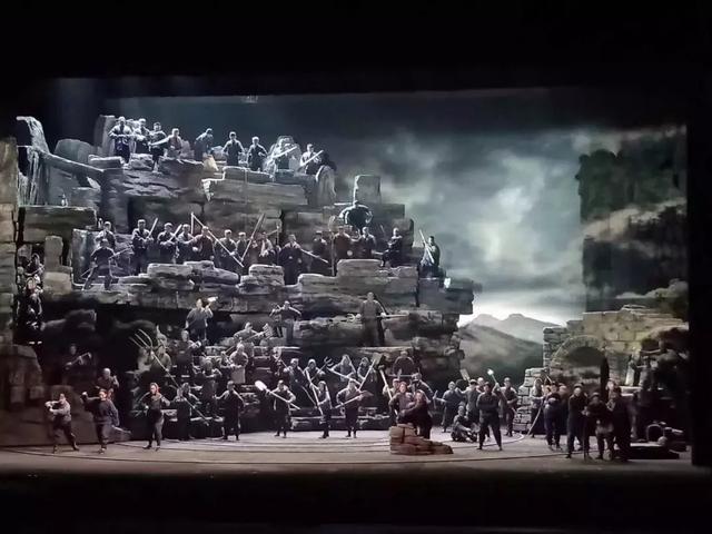 彩熠组织专家观摩民族歌剧力作《沂蒙山》