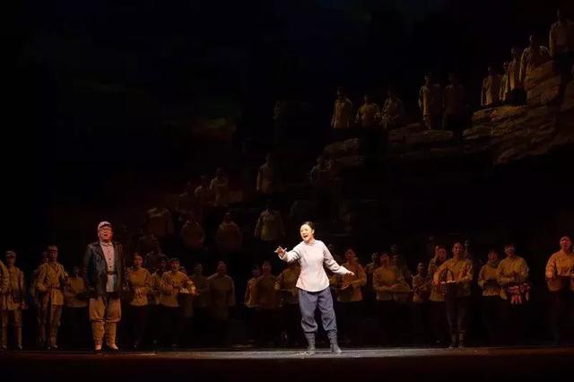 彩熠组织专家观摩民族歌剧力作《沂蒙山》