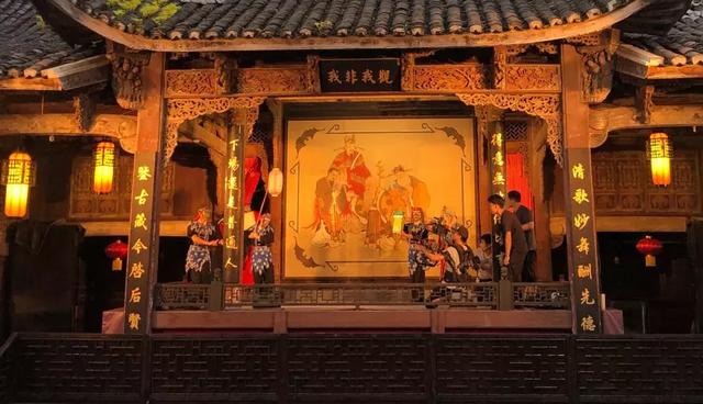 摄制现场丨周正平的“别处·灵光”