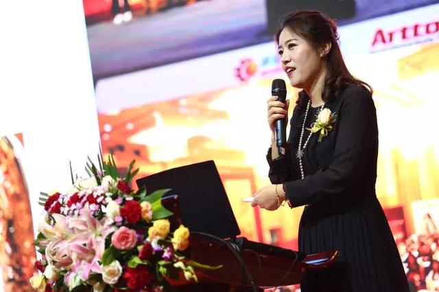 比重庆火锅更火爆的是慧聪巡展重庆站的现场