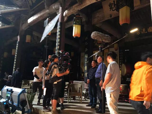 摄制现场丨周正平的“别处·灵光”