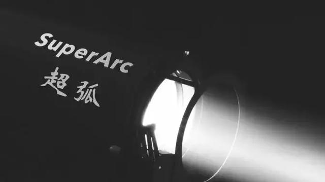 歌玛器材携新品SuperArc 超弧氙气追光灯亮相GETshow