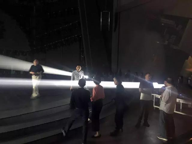 中国照明学会舞台电影电视照明专业委员会赴珠江灯光调研