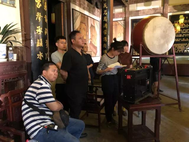 摄制现场丨周正平的“别处·灵光”