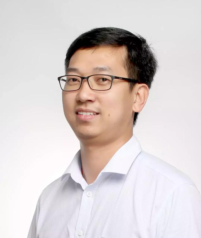 明静灯光：中文控台缔 造 者的产业版图乍现