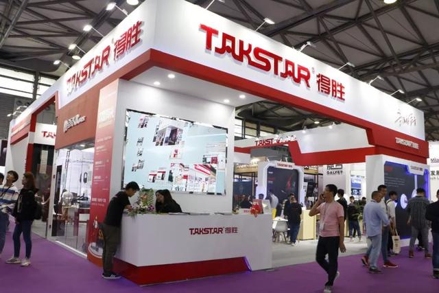 上海展现场直击：民族品牌向世界展示中国崛起新力量