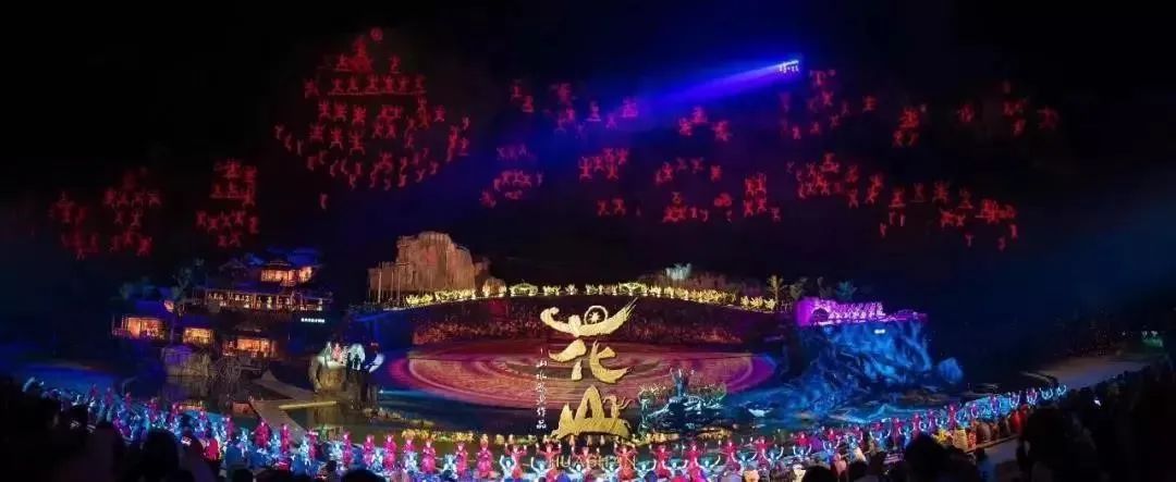 还在跟风摆地摊?你可知道“夜游经济”也很有搞头?!