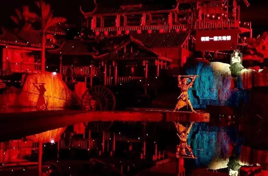 还在跟风摆地摊?你可知道“夜游经济”也很有搞头?!