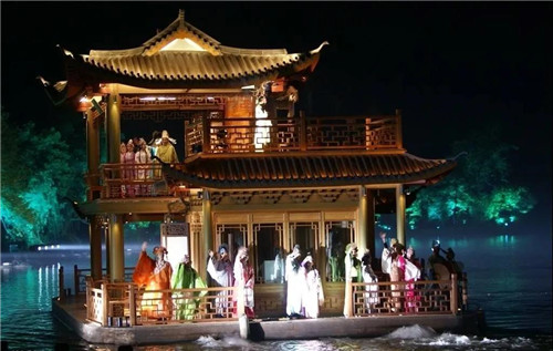 演艺新模式：剧场外的剧场，场景中的场景