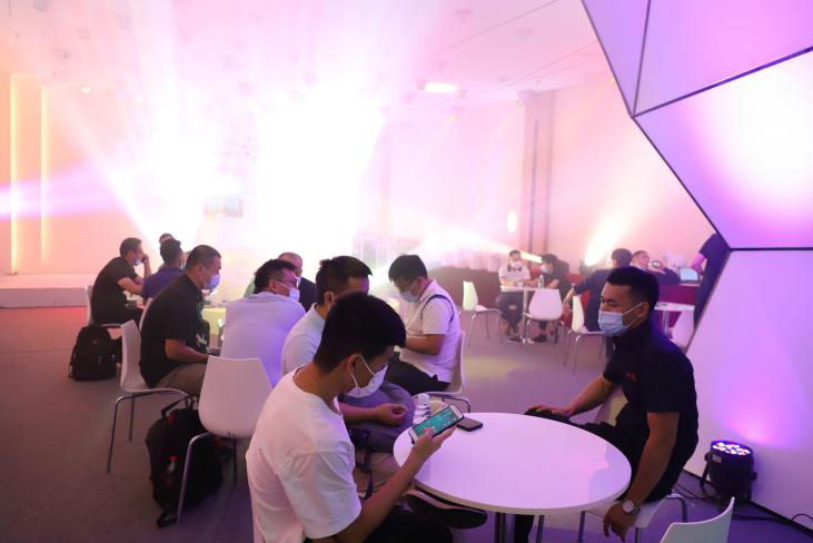 智能进化，共赢未来 | 夜太阳再次推动舞台灯光民用化进程发展!