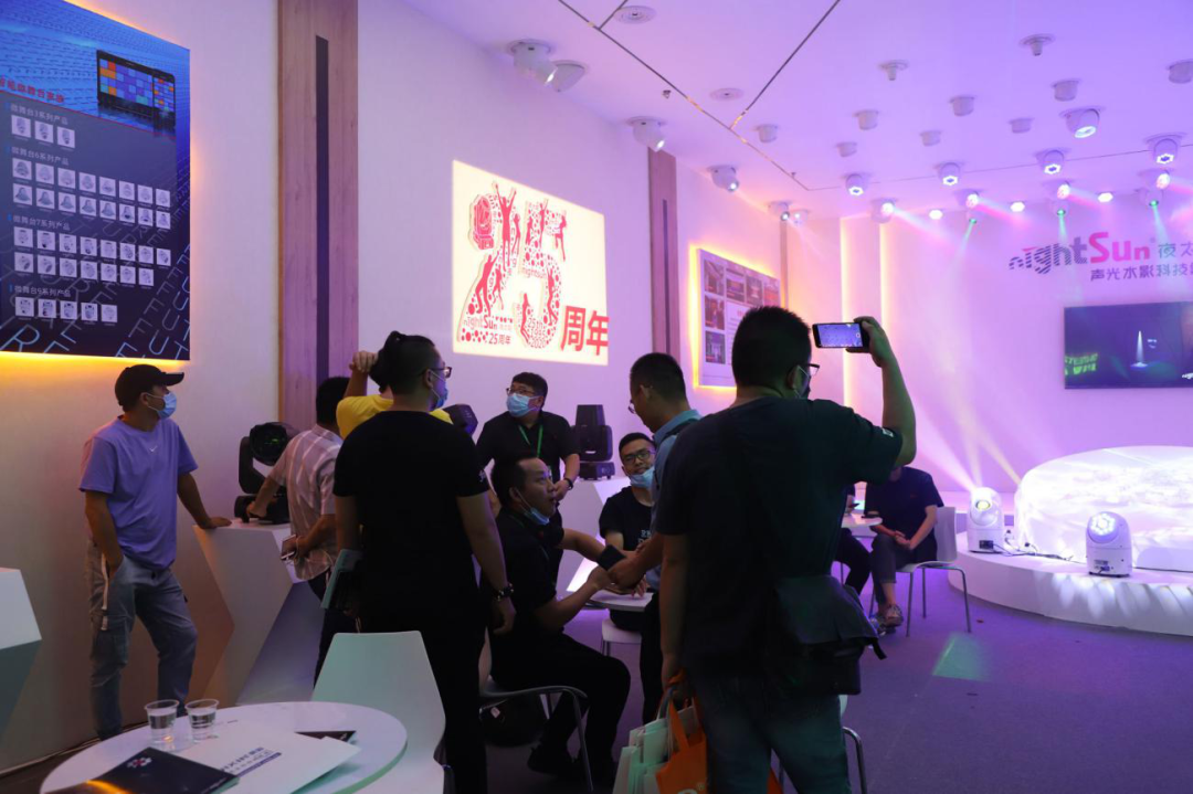 智能进化，共赢未来 | 夜太阳再次推动舞台灯光民用化进程发展!