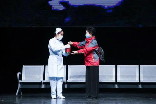 舞台灯光丨《片儿川与热干面》，彩熠照亮平凡中的伟大
